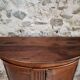 Cabinet demi-lune ancien en noyer, fin XVIIIe siècle, château français