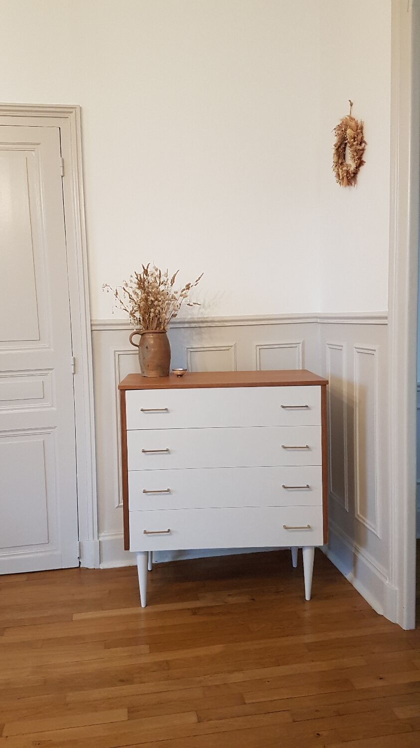 Vintage chest of drawers bobbin feet