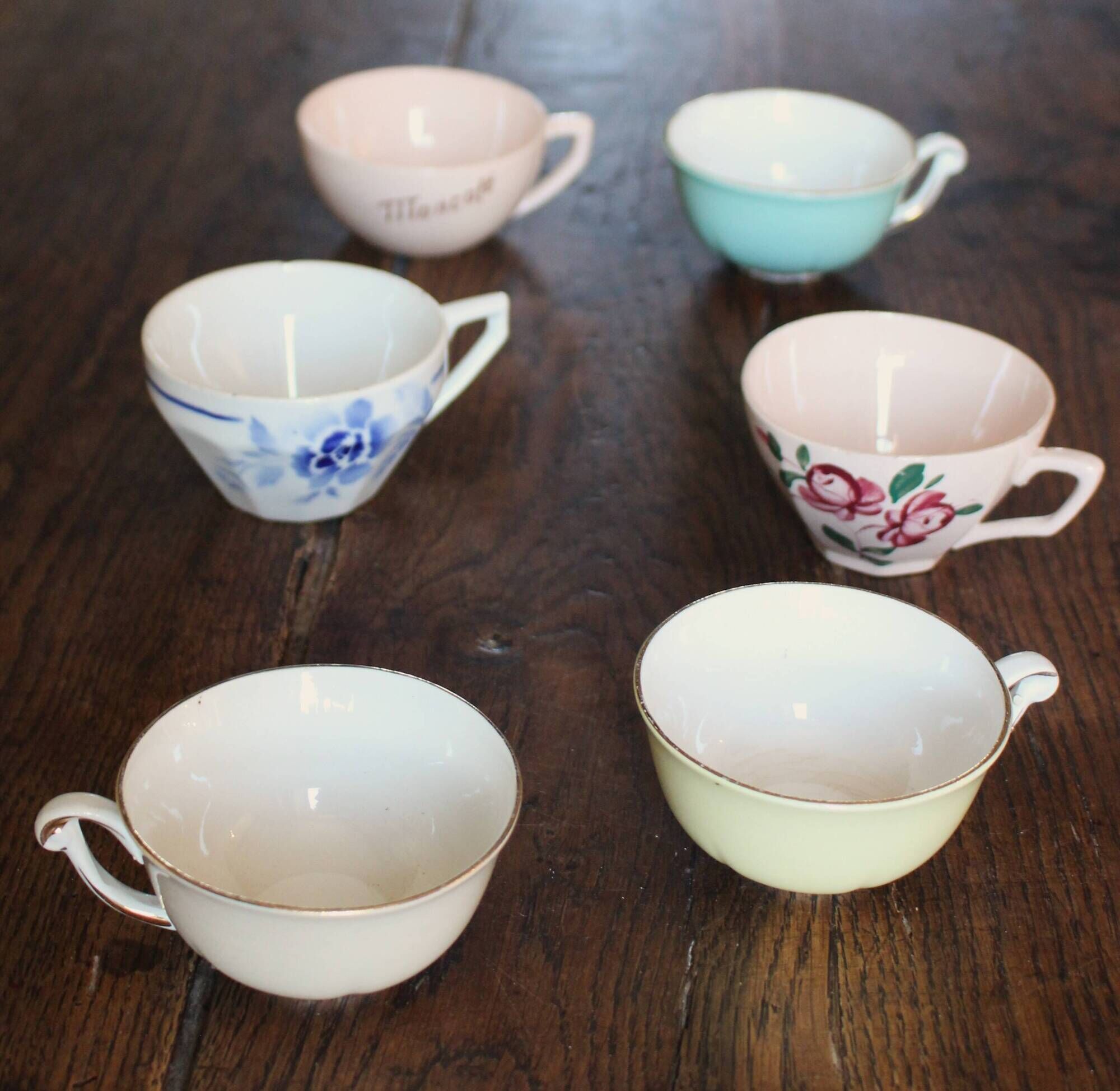A set of 6 cups Colours Flowers Digoin Céranord Saint Amand