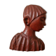 Buste en bois sculpté