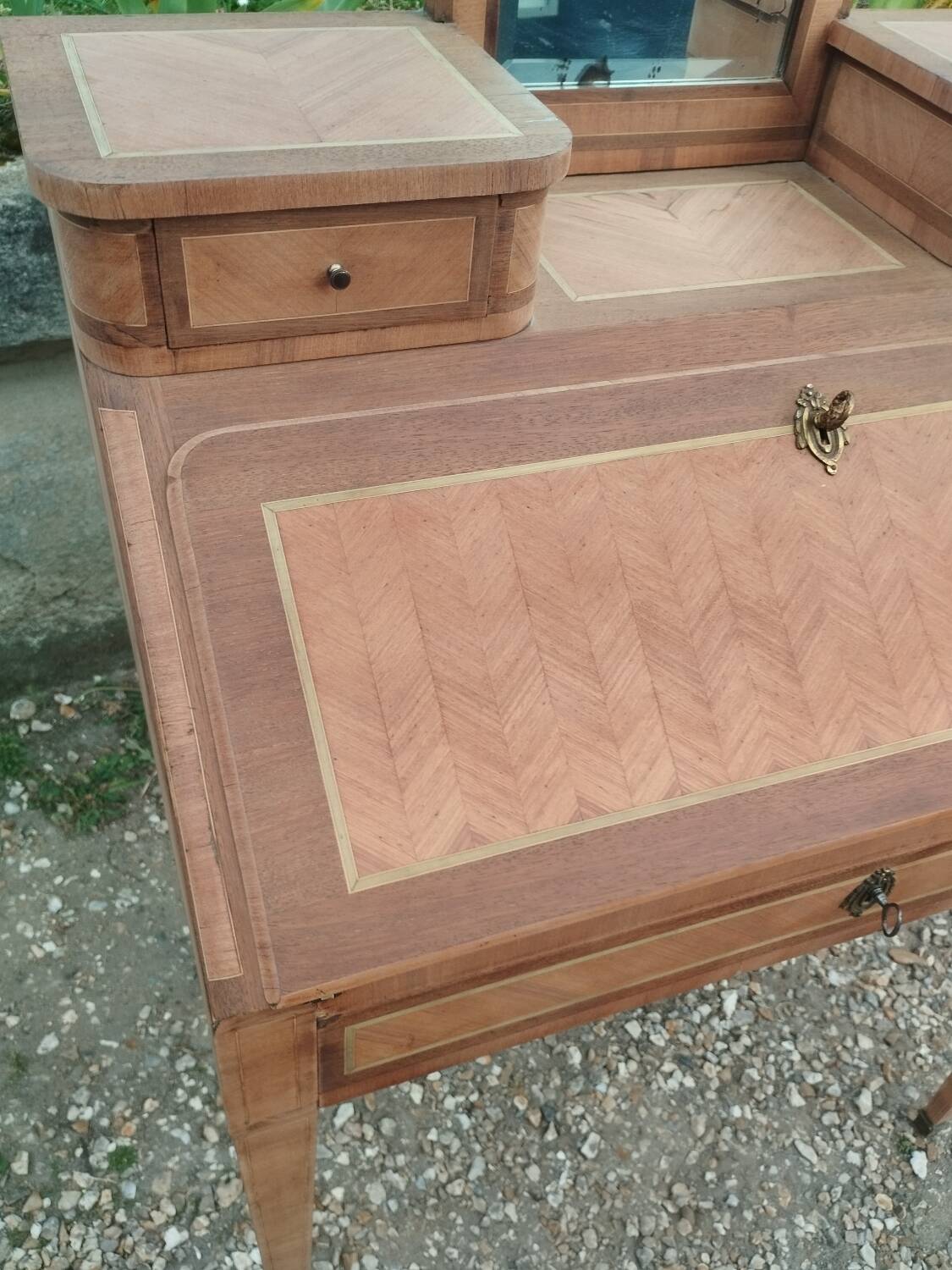 Antique secretary desk in marquetry, Louis XVI style.
