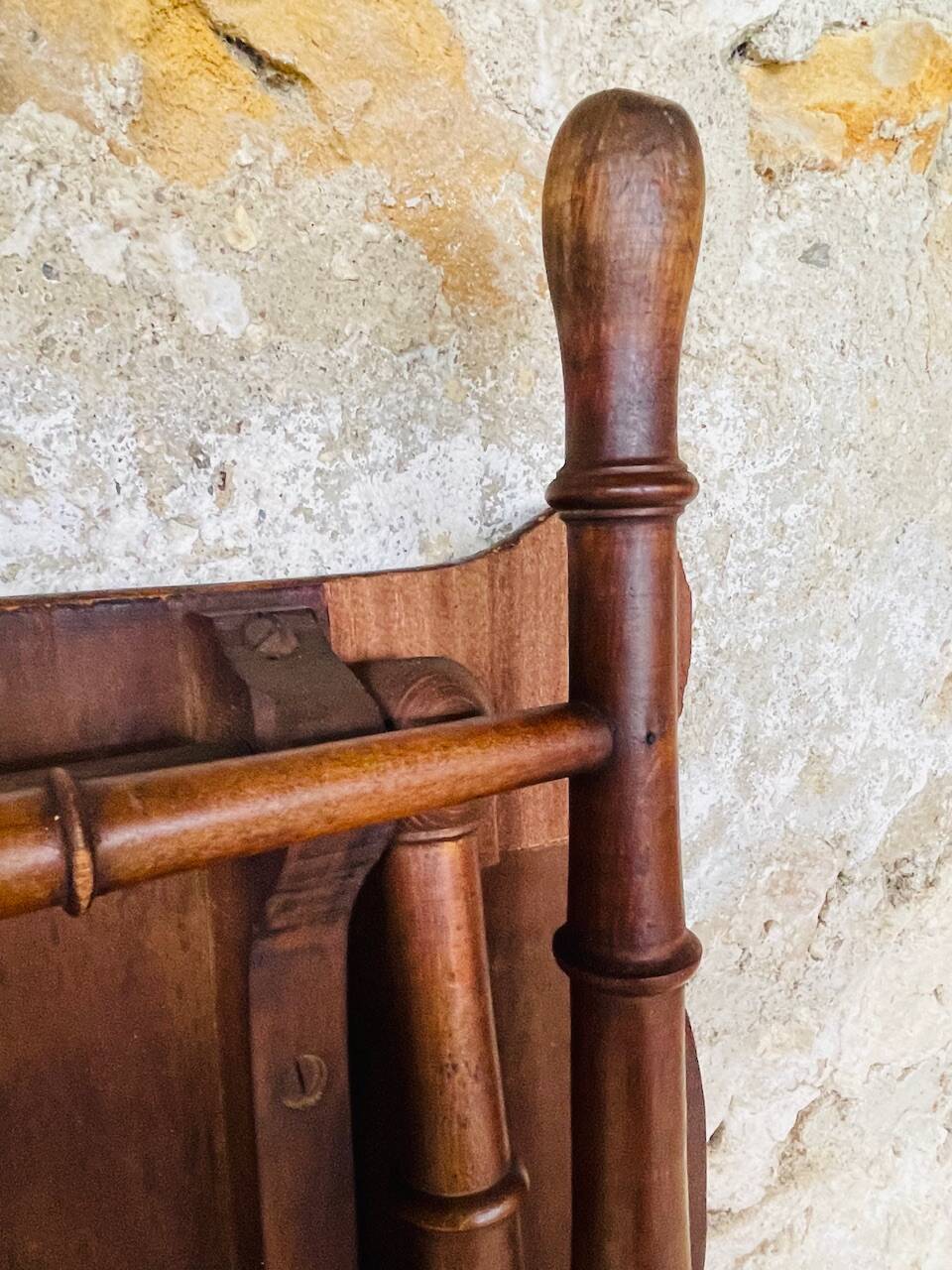 Folding side table in turned wood and marquetry circa 30's/40's
