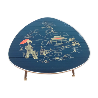 Chinese catwalk décor table