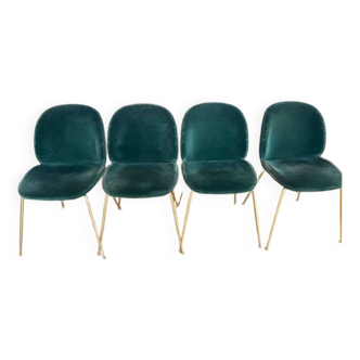 Chaise Beetle, Gubi velours et pieds en laiton or