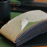 Le Tanneur leather office adornment