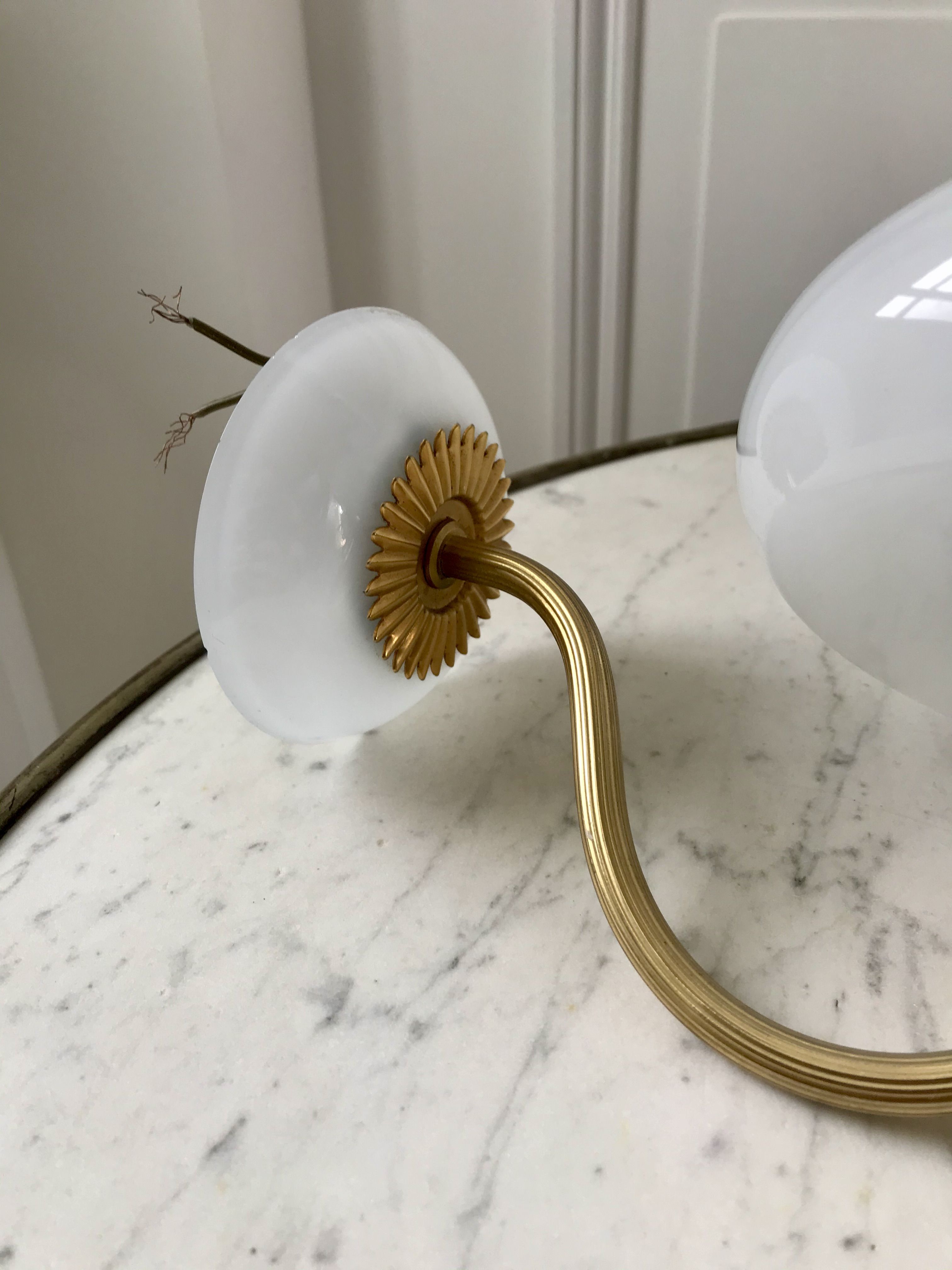 Pair of opaline tulip appliques on brass support 40-50s