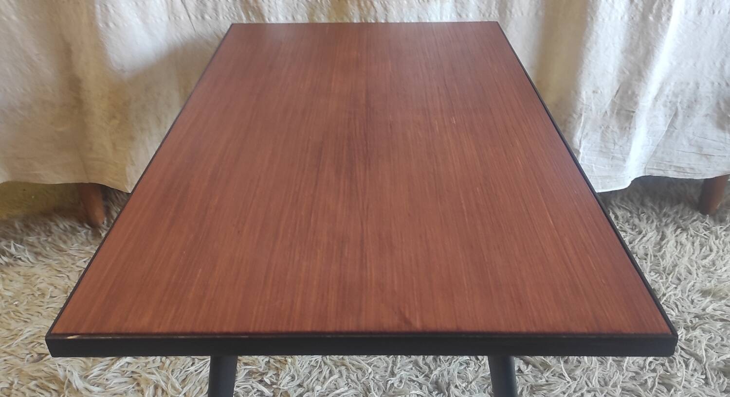 Table basse moderniste en métal et bois - mid. XXeme