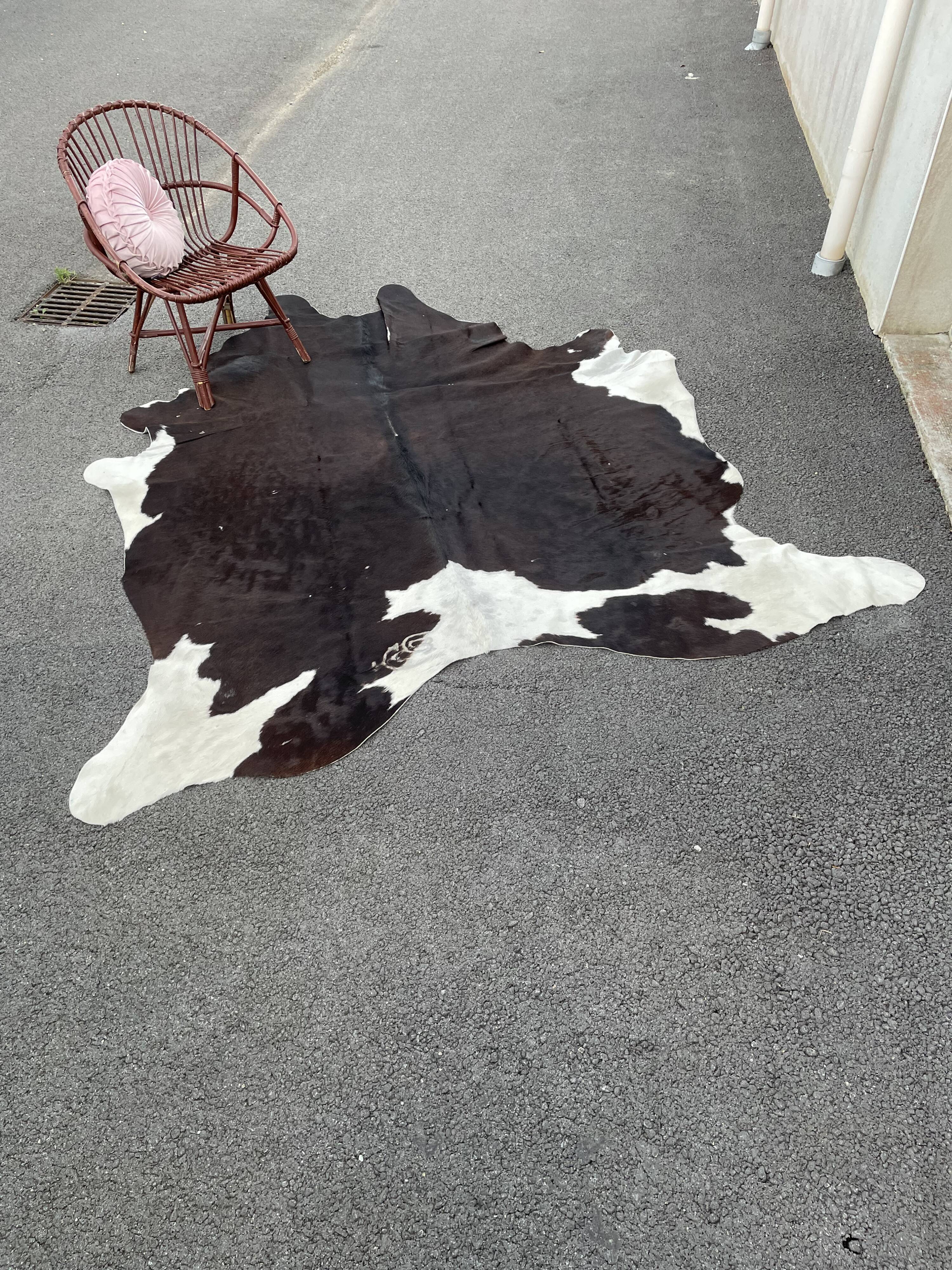 Cowhide mat 210x250cm