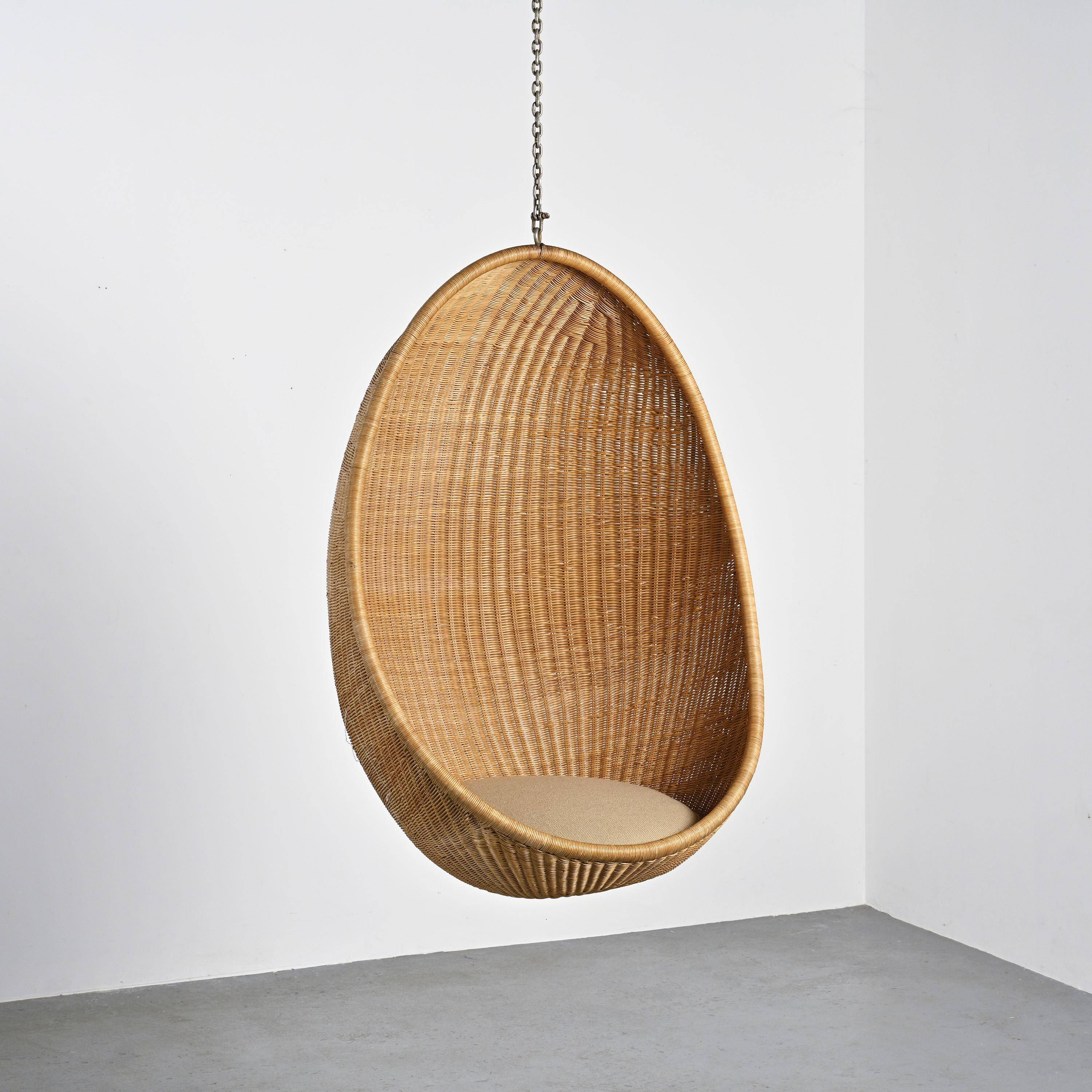 Hanging chair called "Egg" by Nanna Ditzel, design 1959