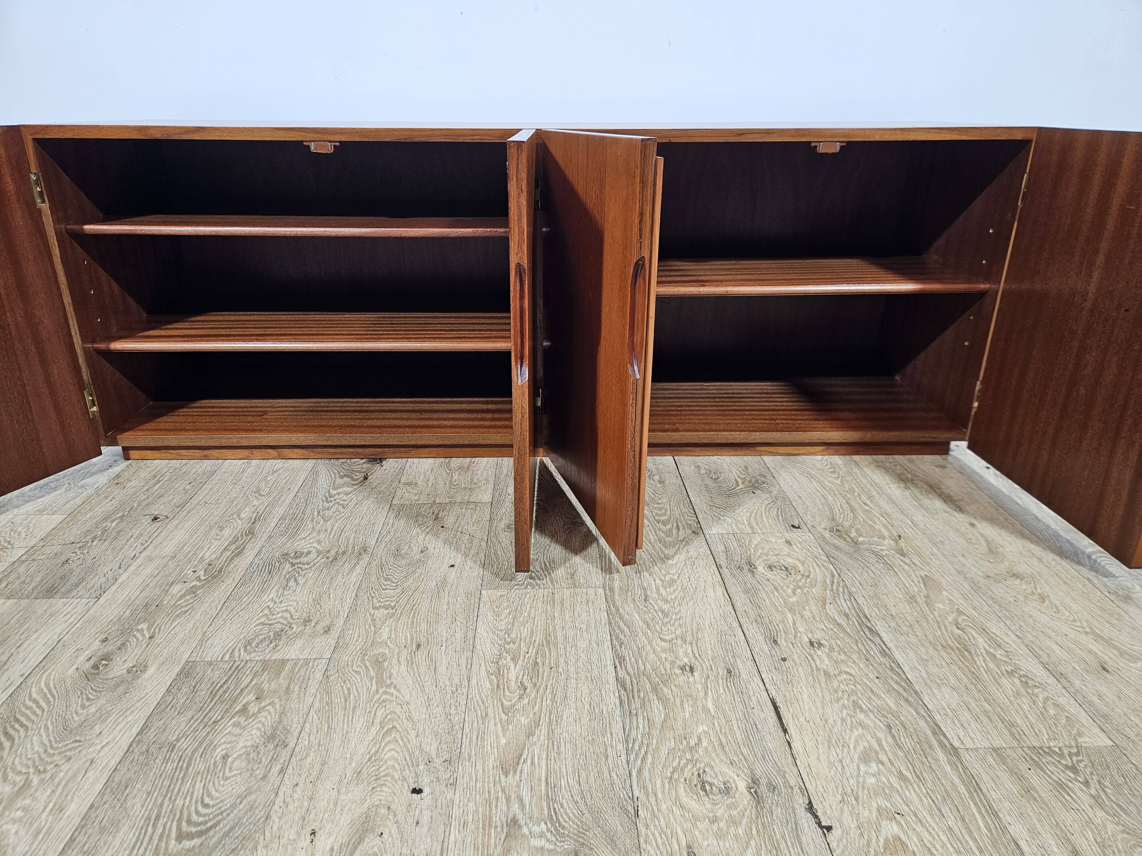 Icône du design, commode en teck, moderne du milieu du siècle, années 1960.