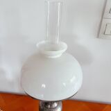 Lampe à Huile Kosmos Brenner En étain Avec Globe En Opaline Blanche