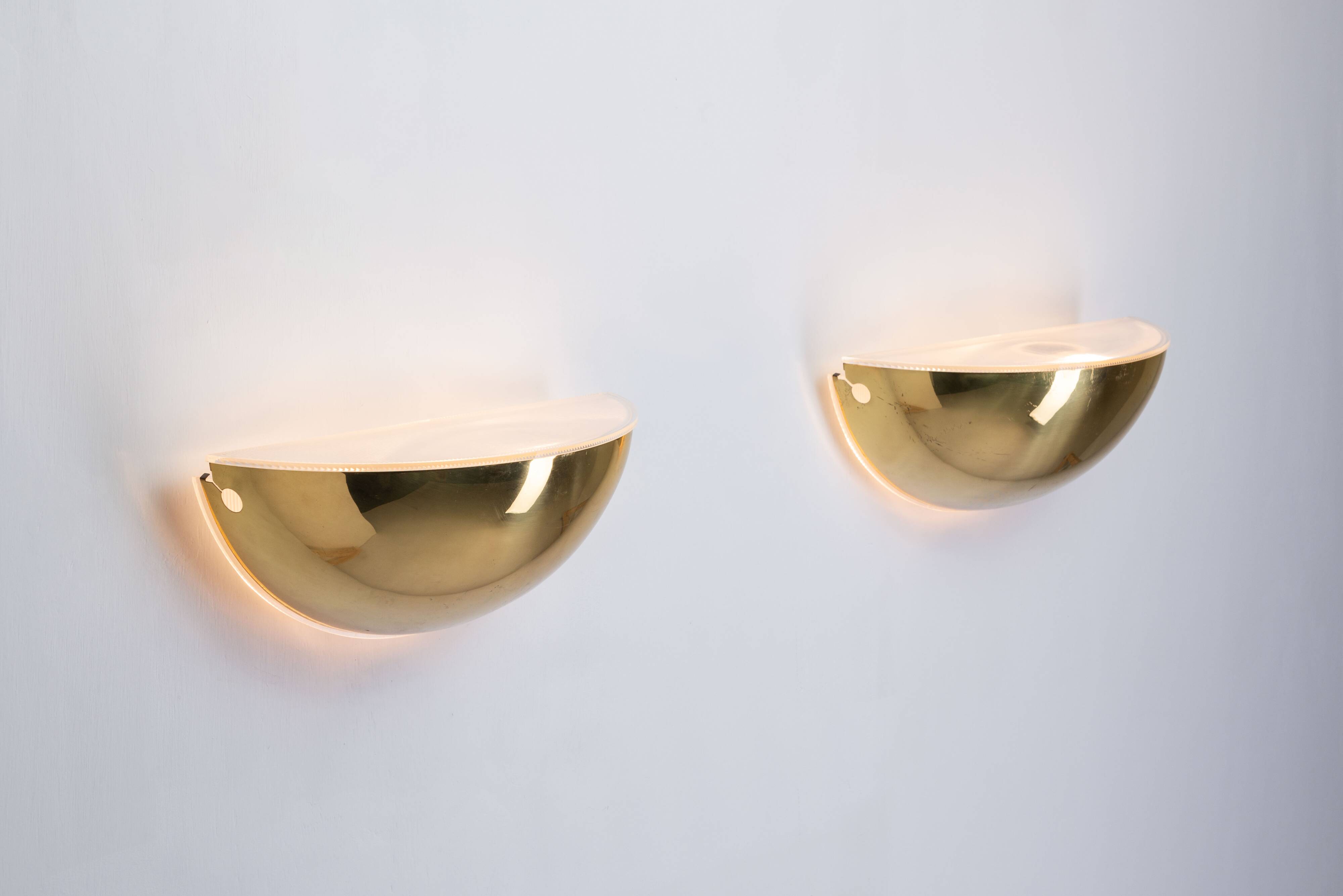 ‘‘Quarto 453’’ wall lamps by Tobia Scarpa for Flos, Italy, 1970s.