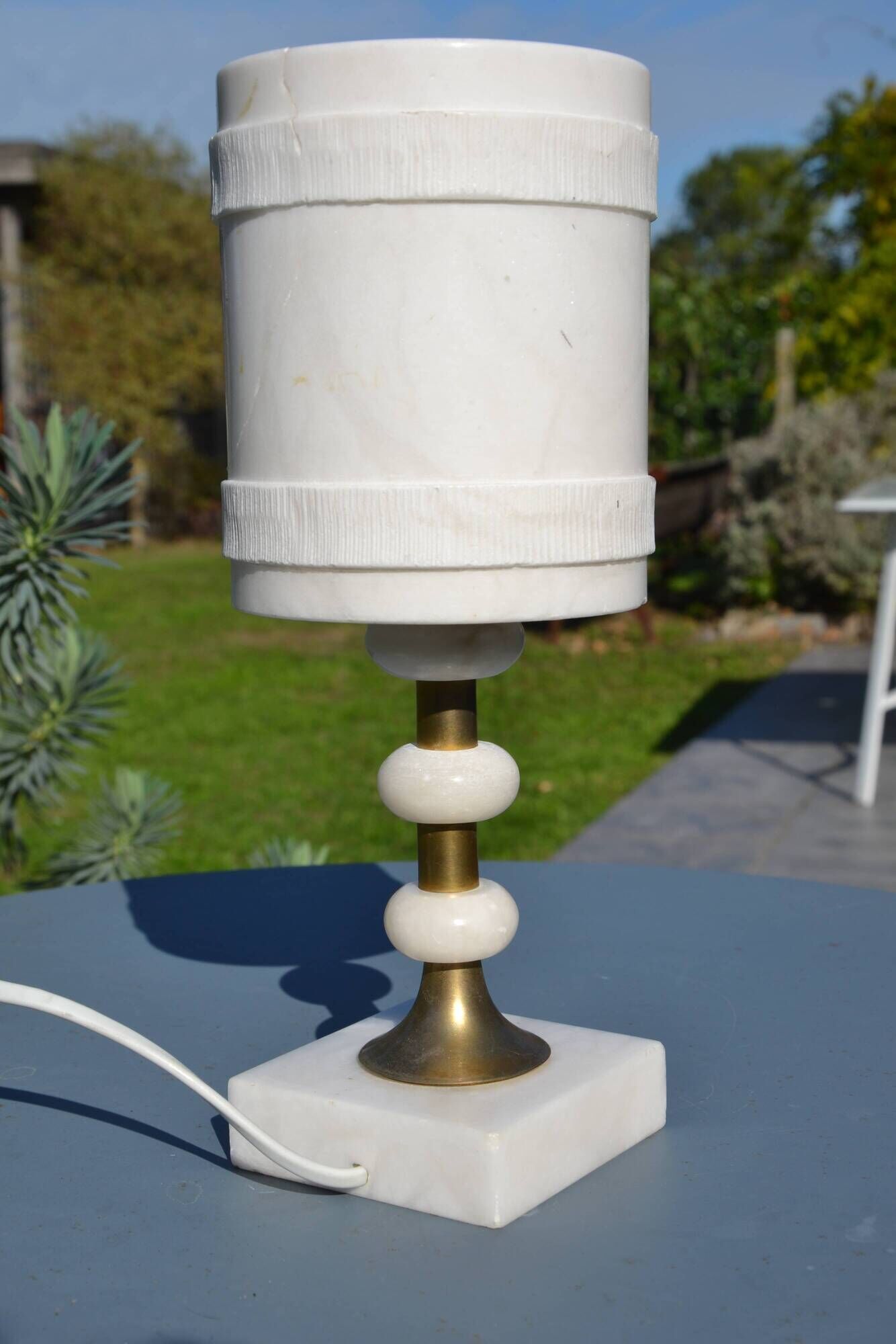 Lamp in white alabaster and brass