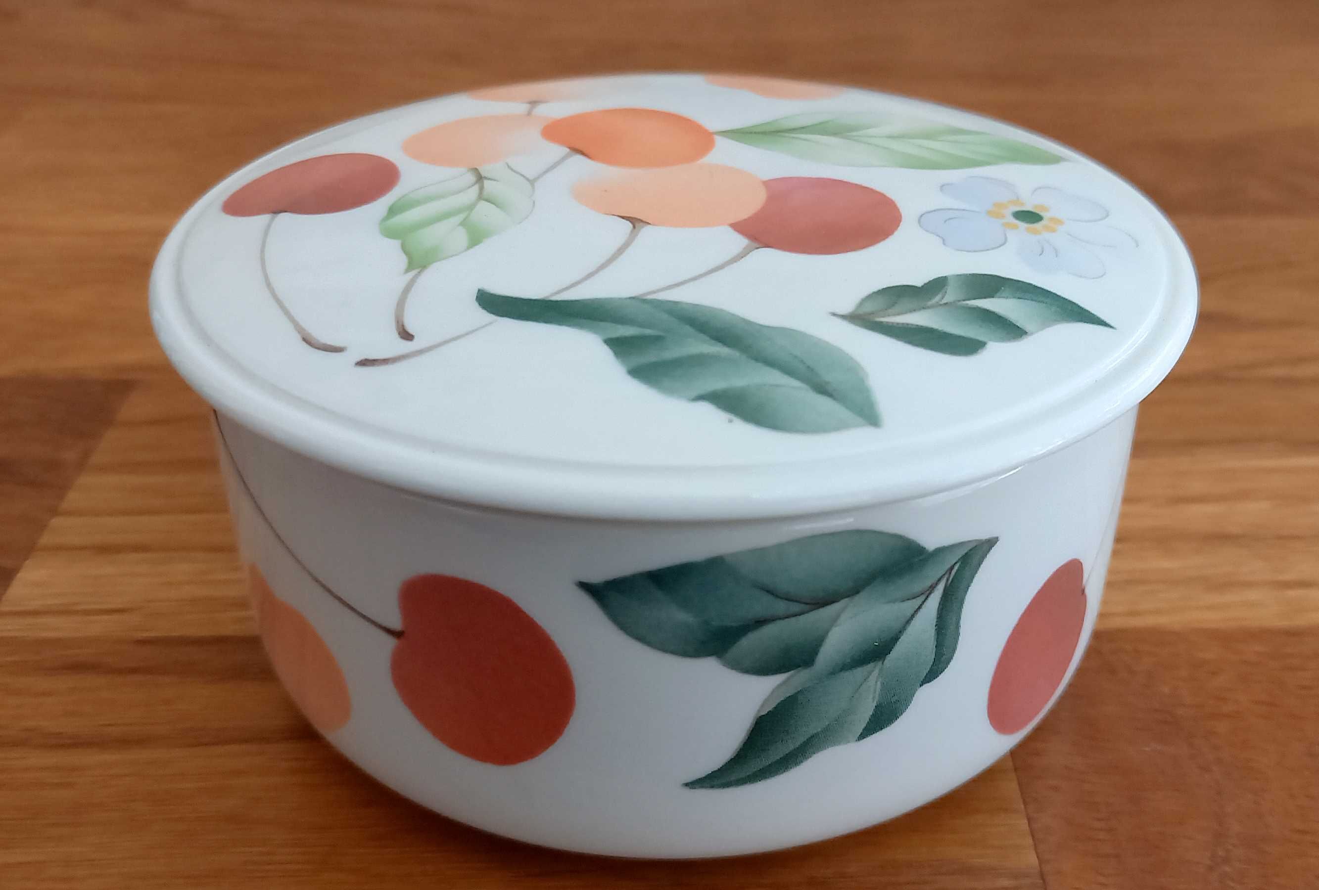 Villeroy & Boch porcelain candy jewelry box