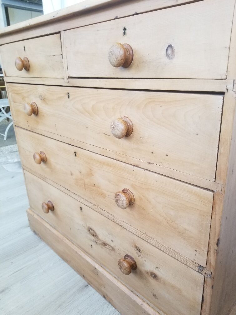English pine dresser