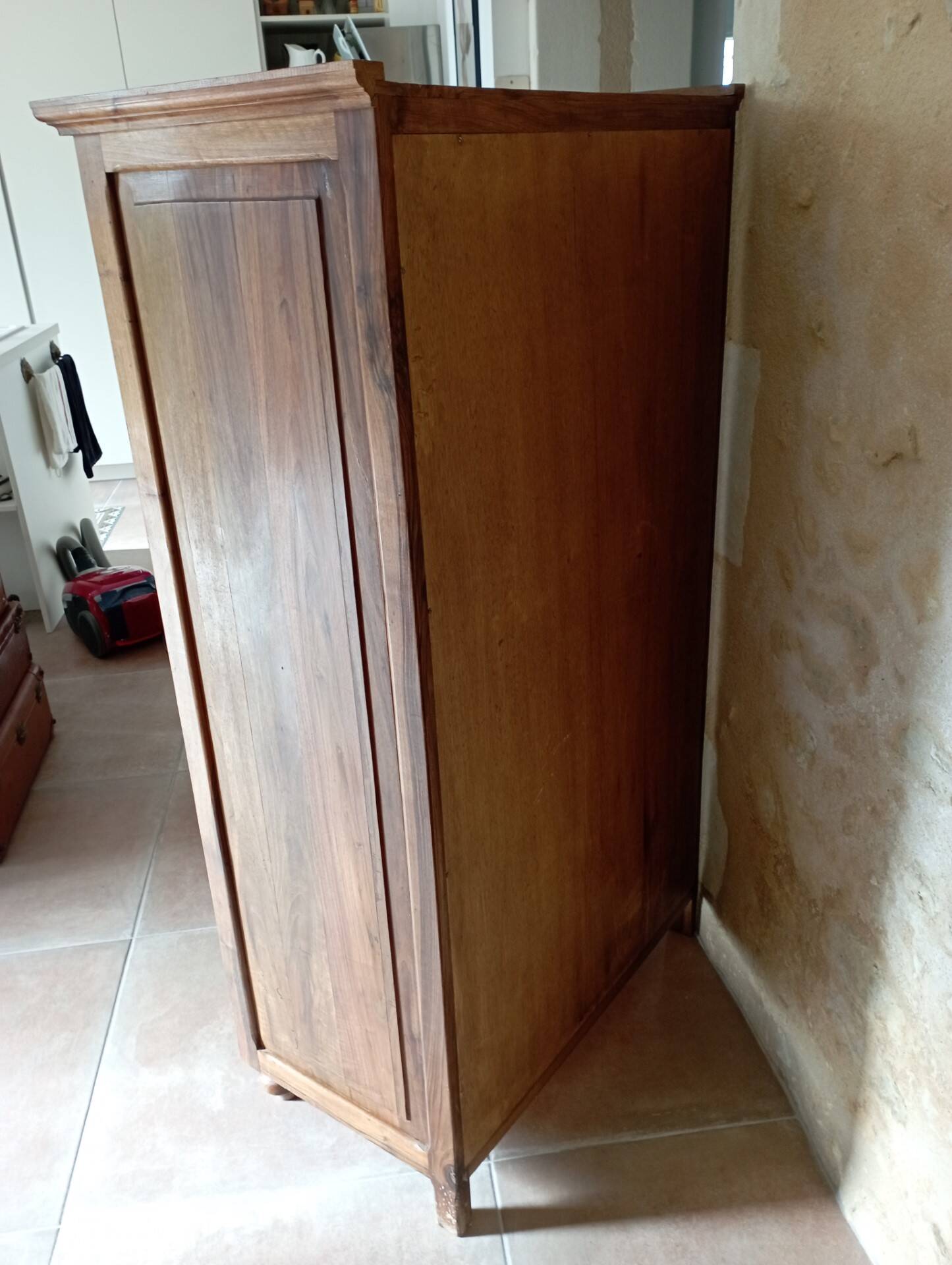 Small pine cabinet