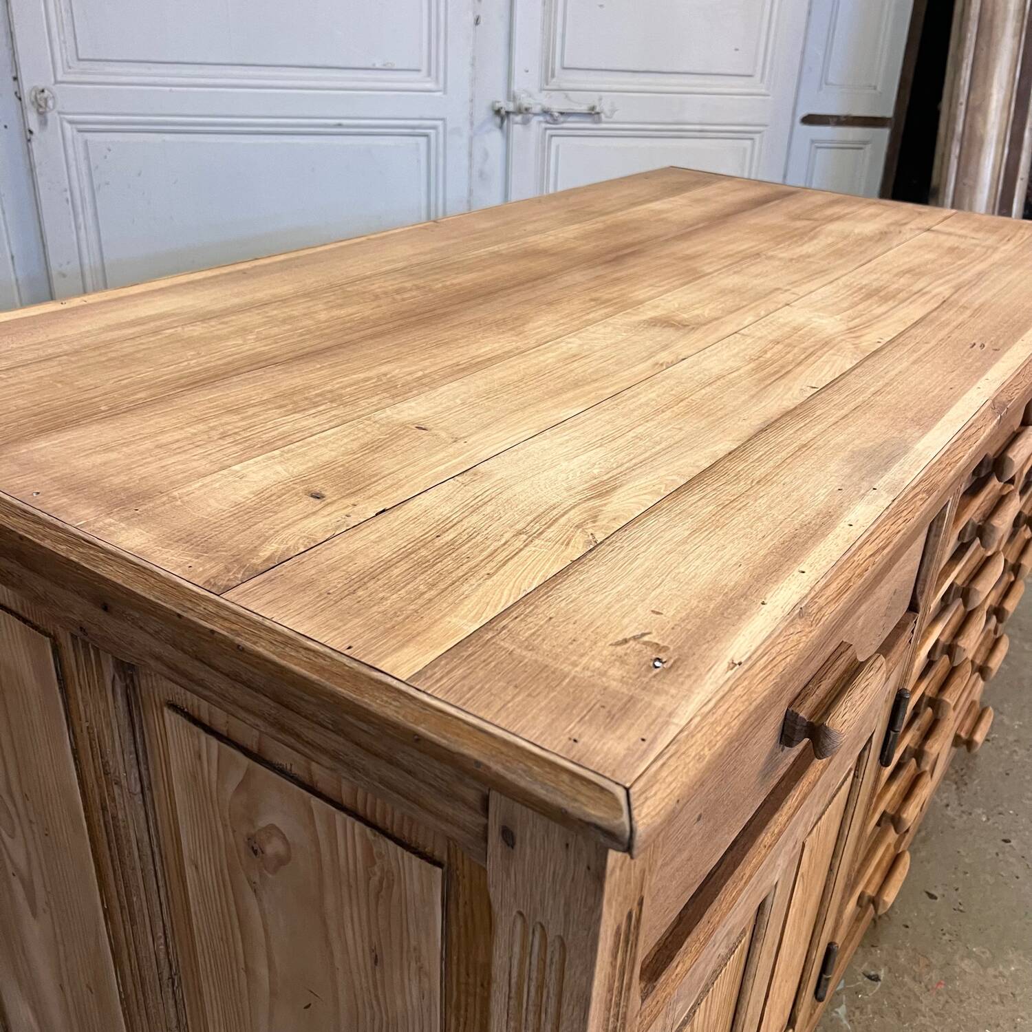 Jeweller's counter with drawers furniture