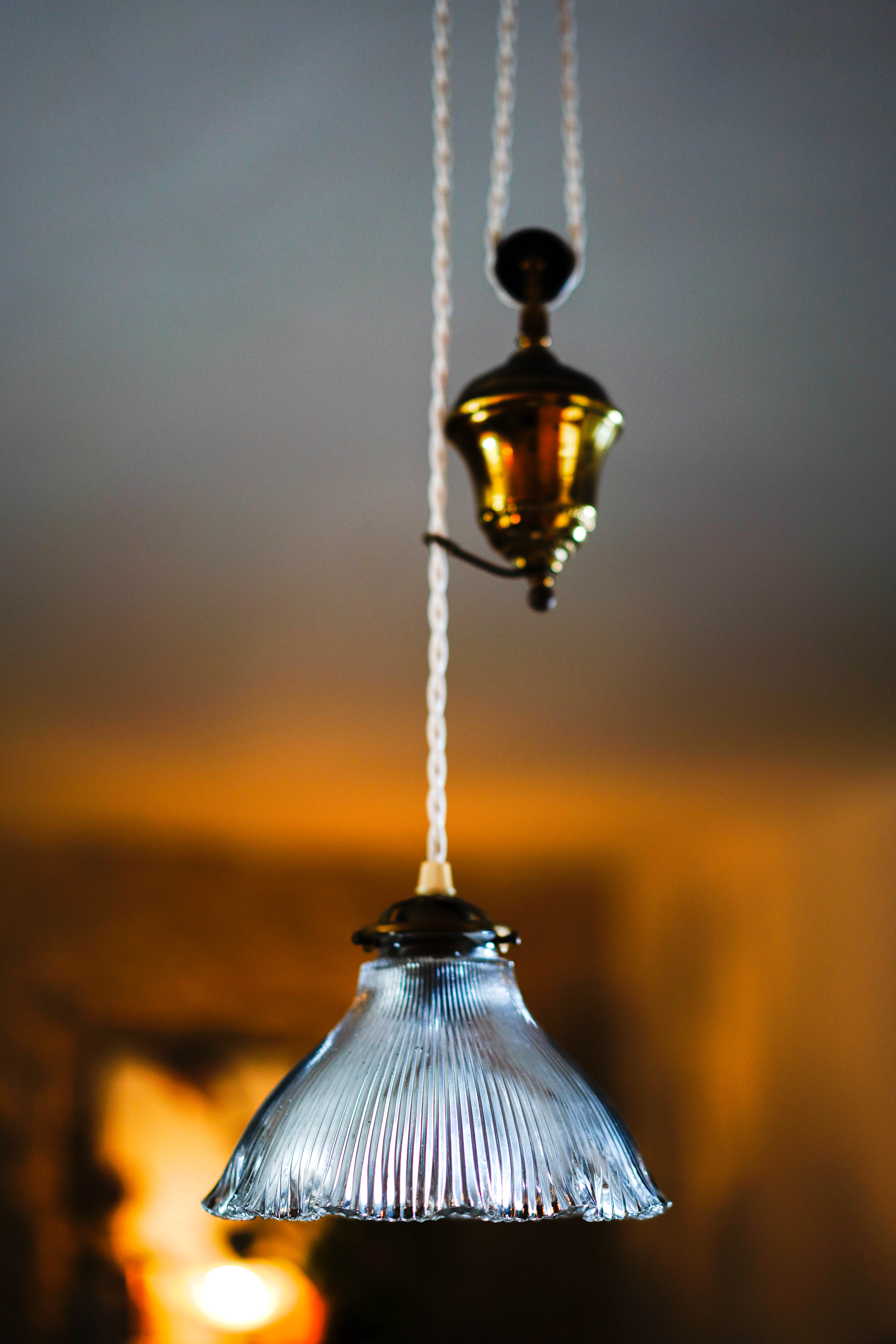 Suspension rises and falls in brass, glass lampshade #holophane
