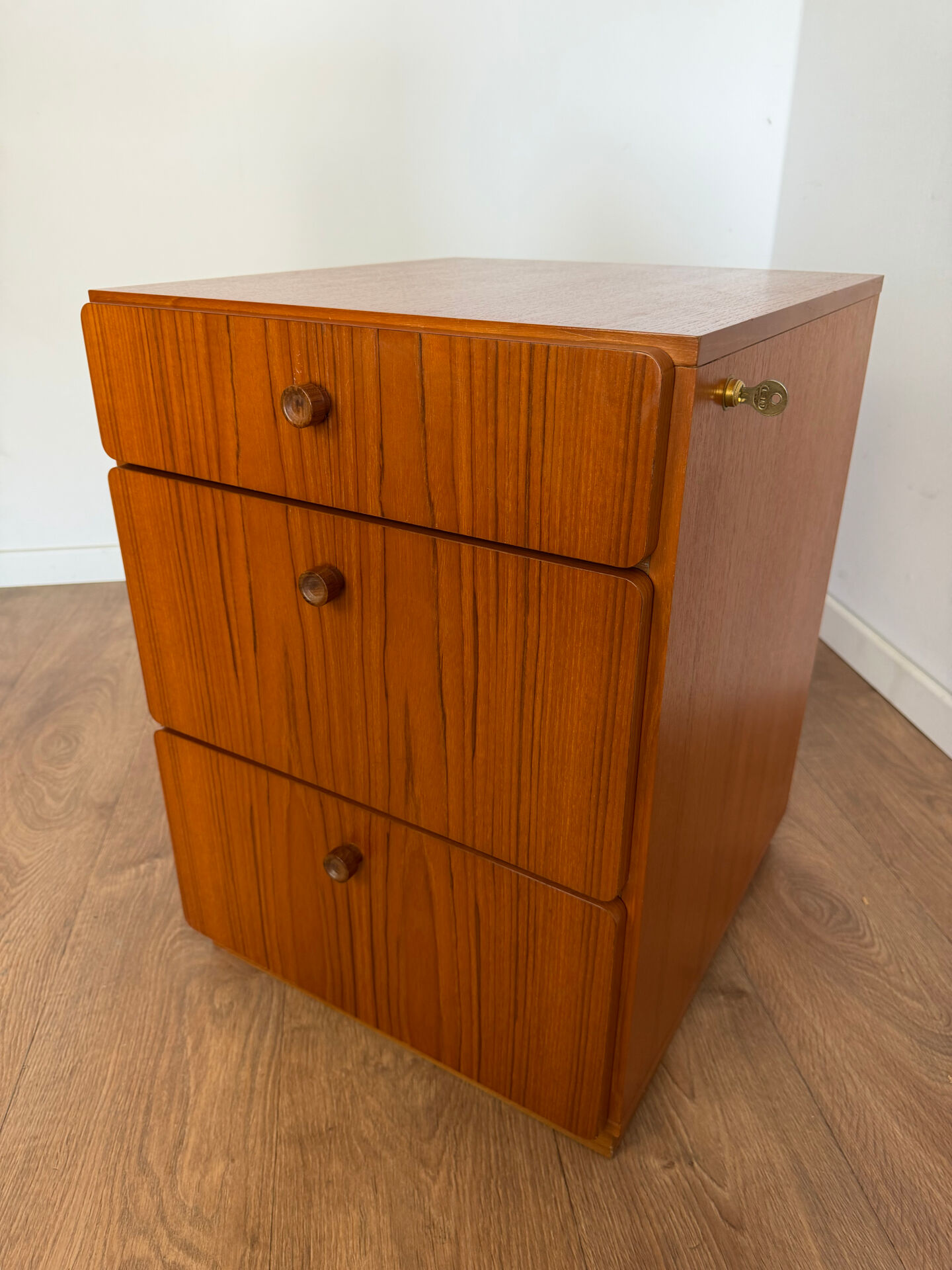 Meuble rangement avec clé
