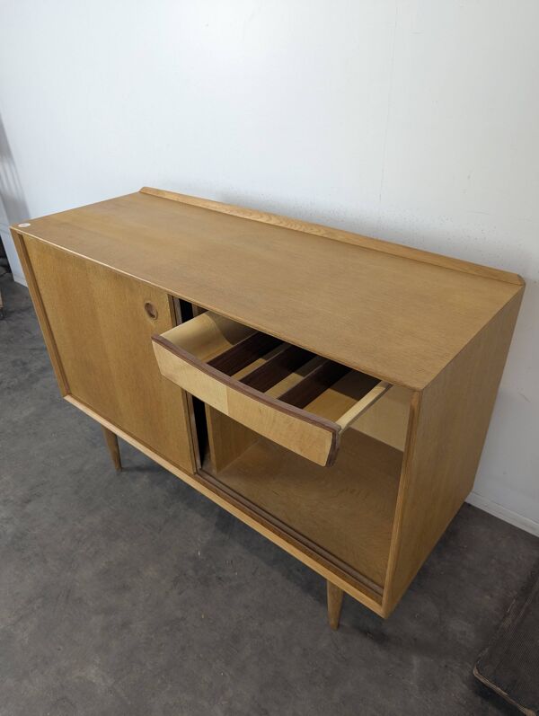 Enfilade à porte coulissante années 60 en chêne