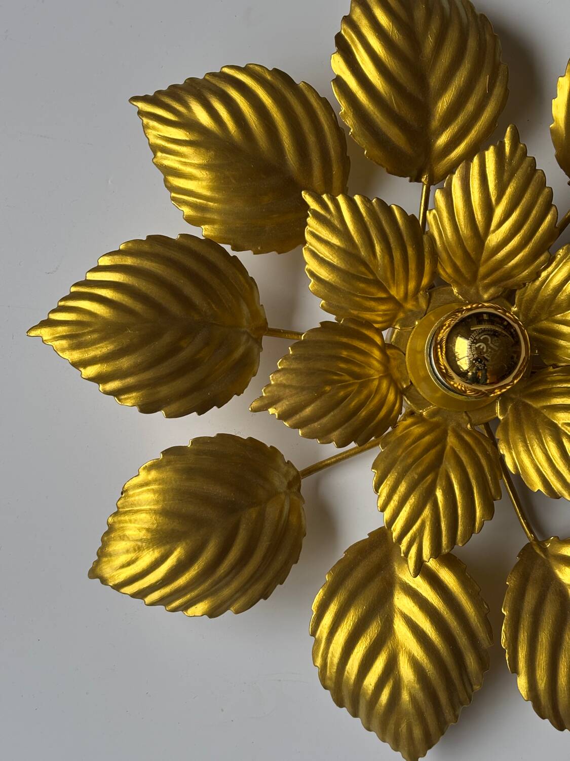 Grande applique florale dorée 