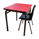 Ensemble de bureau rouge et chaise vintage d'écolier