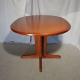 Scandinavian extendable oblong table in G Plan teak