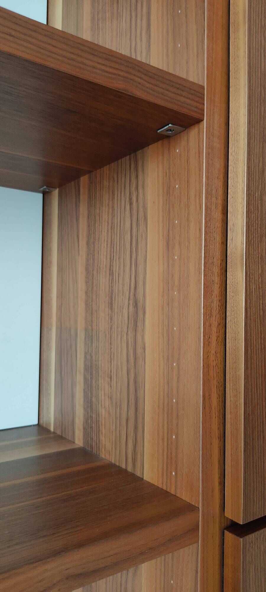 HÜLSTA MEGA-DESIGN Library 379cm - 5 columns Walnut & White Lacquer + contactless neon lighting