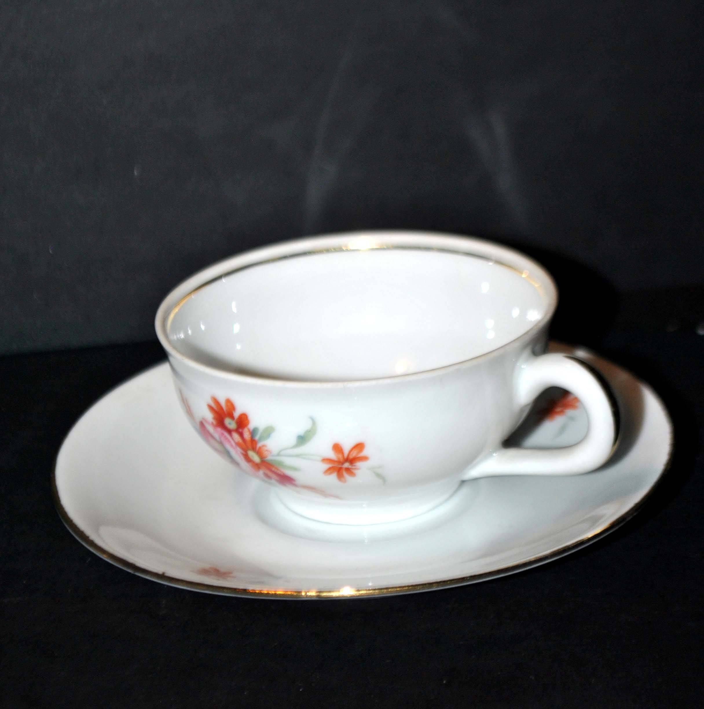 CPN, Vintage porcelain flower cup - Luxury Porcelain La Compagnie Nationale de Porcelaine