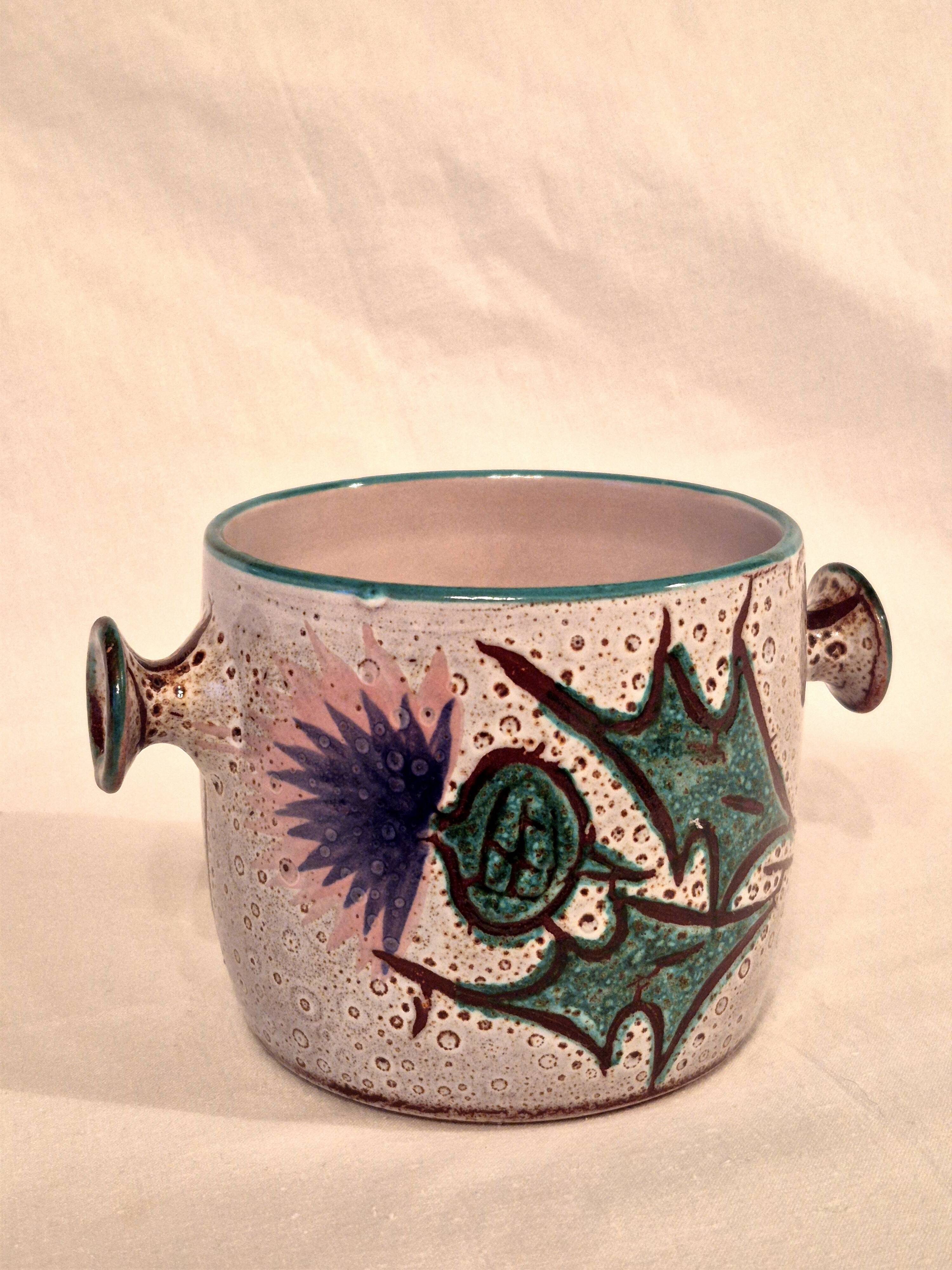 Cache-pot, vase, covered pot, Vallauris motif "Aux Chardons" by E. Danie.