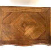 Table d’appoint marquetée de style Louis XV – vers 1900