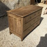 Louis XVI period chest of drawers opening on three drawers