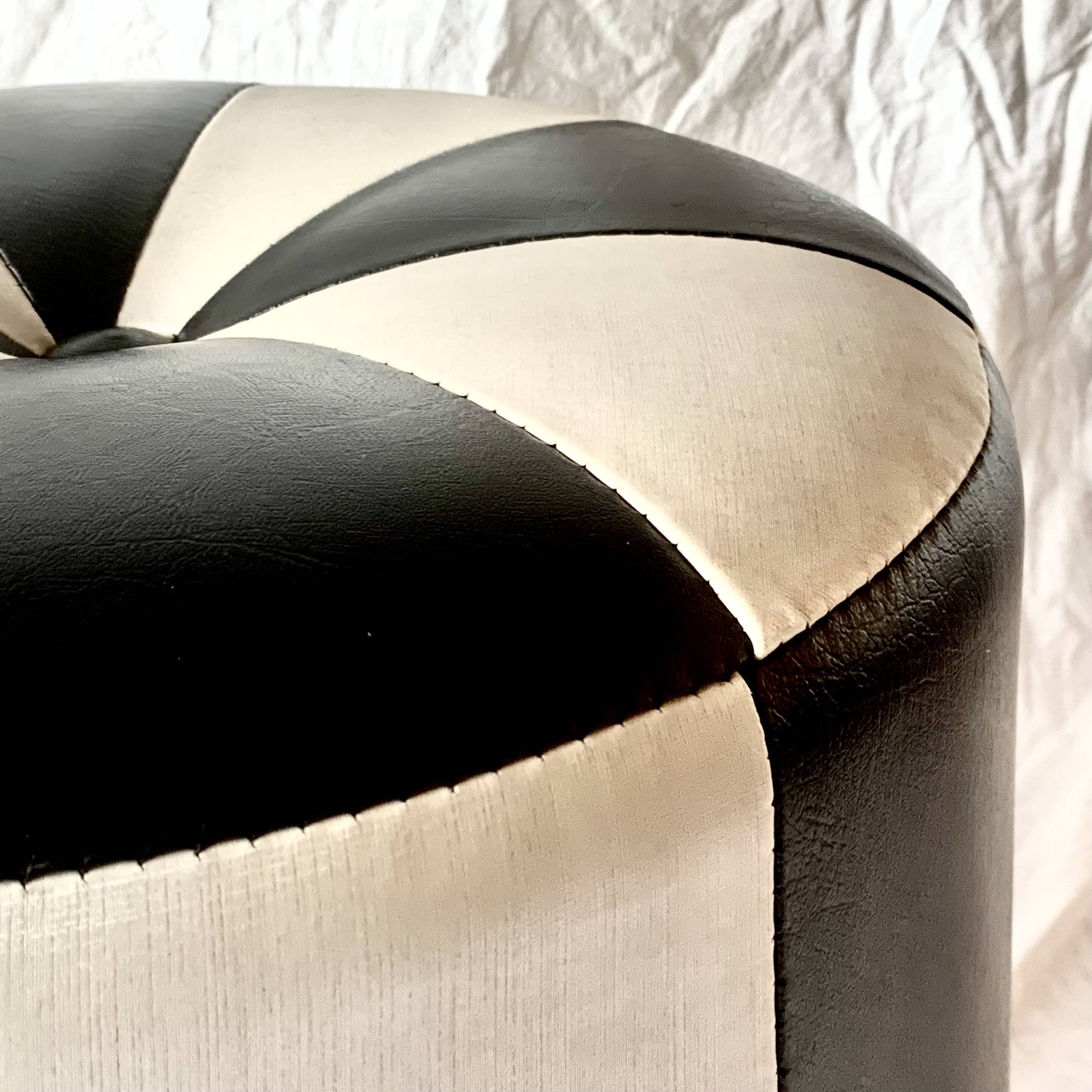 Vintage round pouf in black and white skai