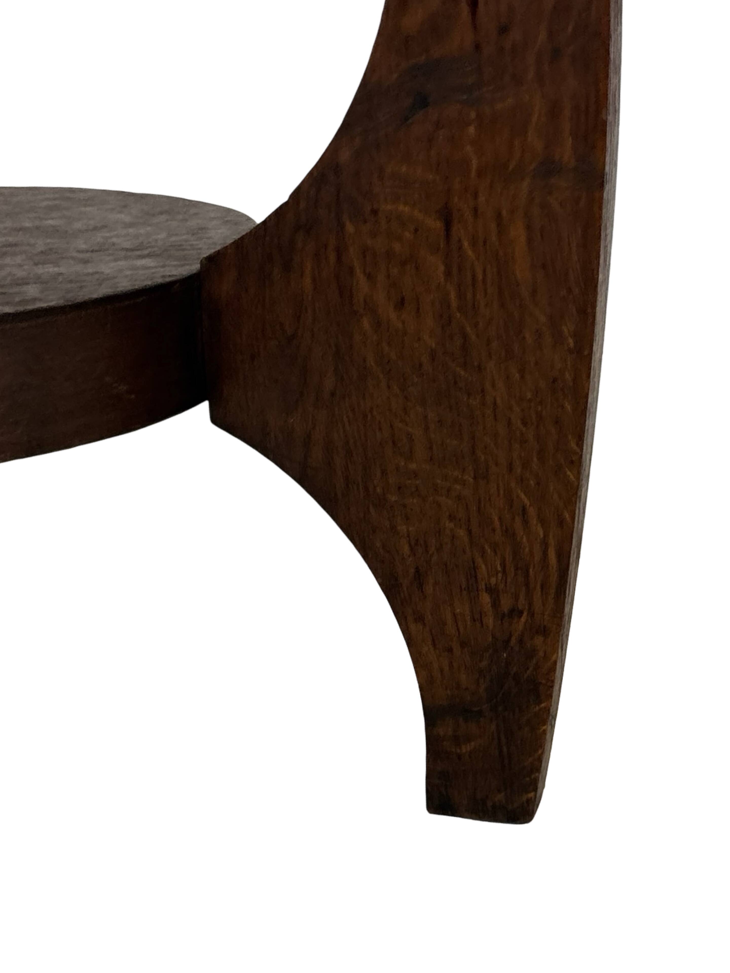 Table d'appoint Art Déco en chêne au design minimaliste