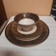 Tasse et assiette en porcelaine