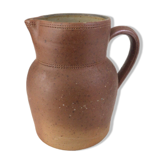 Pitcher Broc in Bonny sandstone