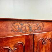 Armoire trois quarts en noyer de style Louis XV, XIXème siècle