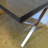 Flat office with metal feet of the 80s