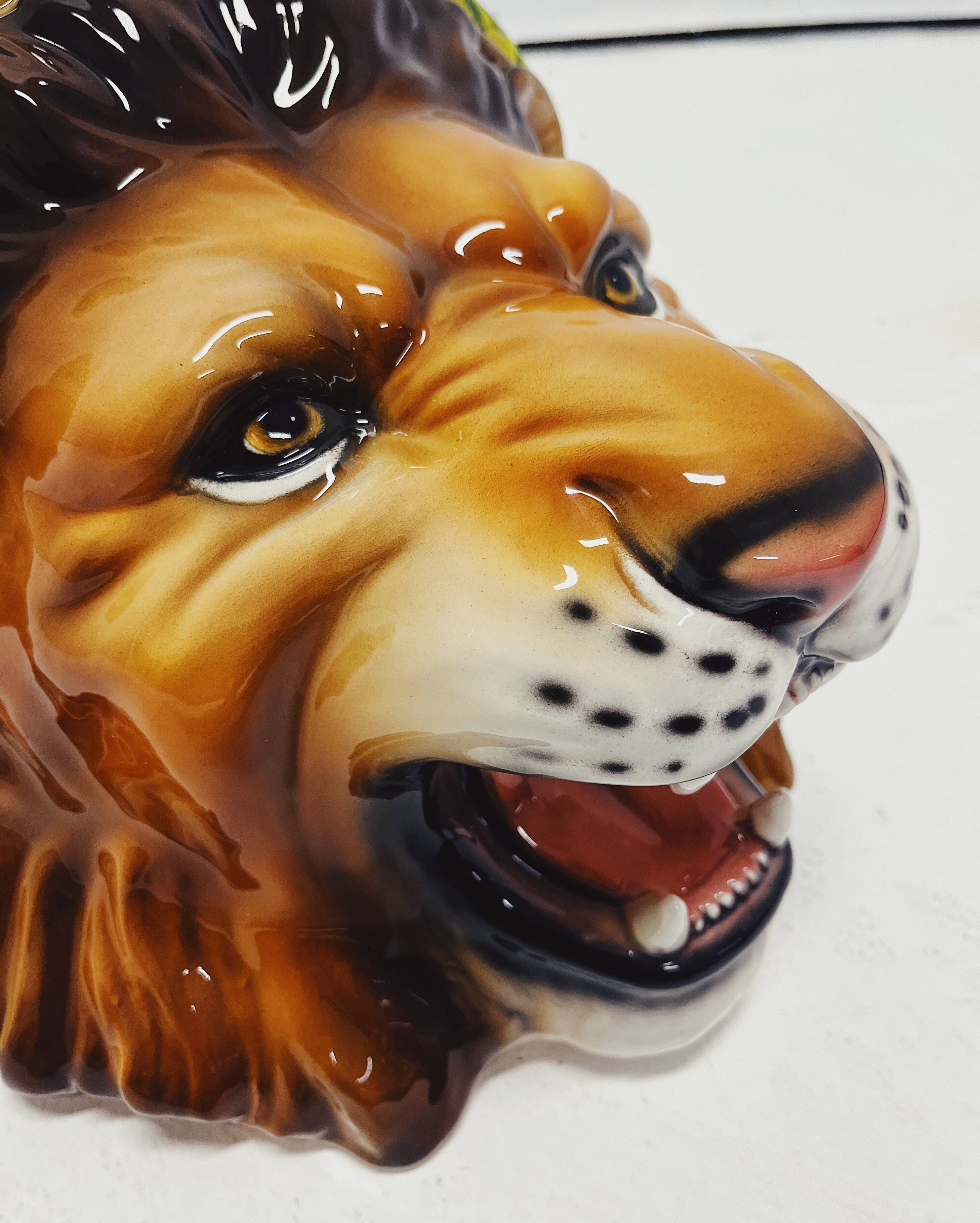 Wall Shelf Ceramic Lion