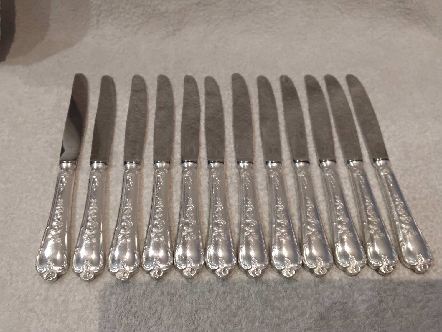 12 silver-plated table knives by silversmith Florinet Frionnet