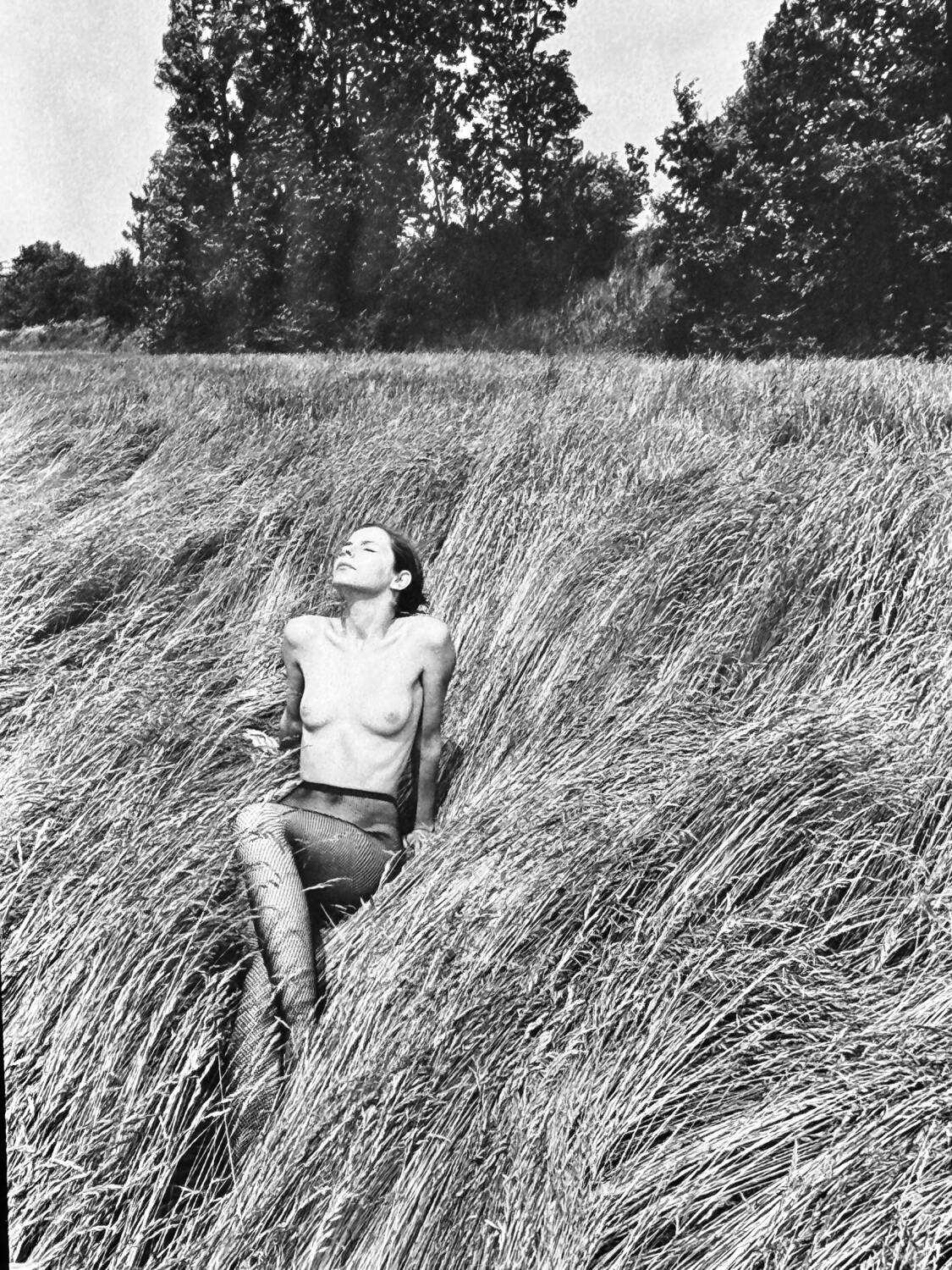 Michel Pinel (1949-2022) Nude in the tall grass - 2004