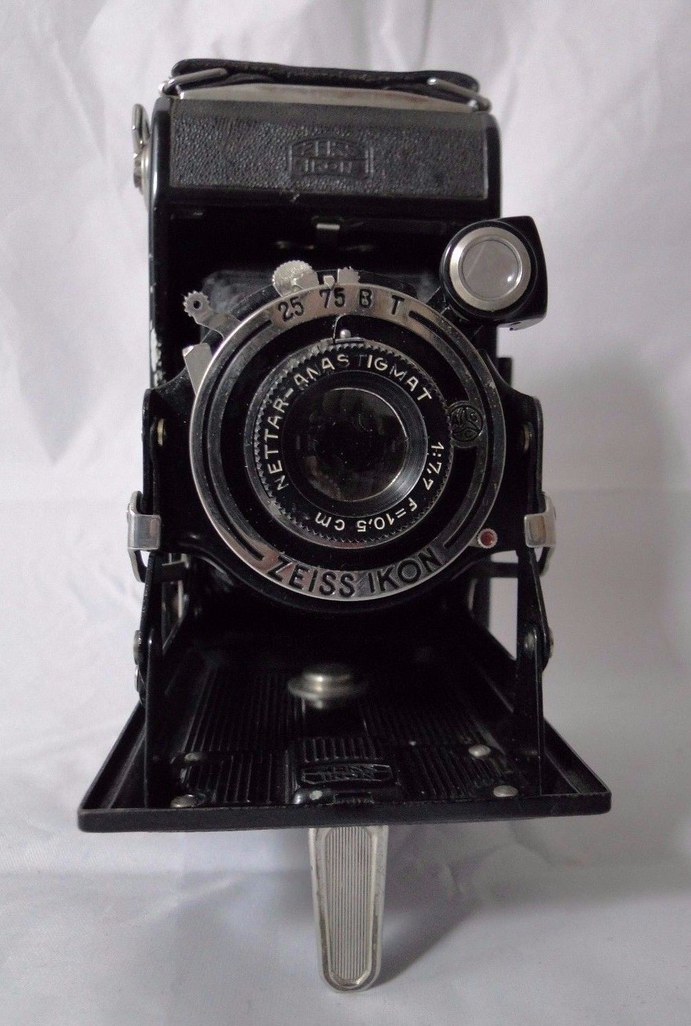 Camera ikonta zeiss ikon model 510/2 with case
