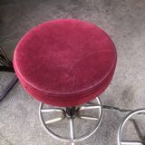 2 bar stools