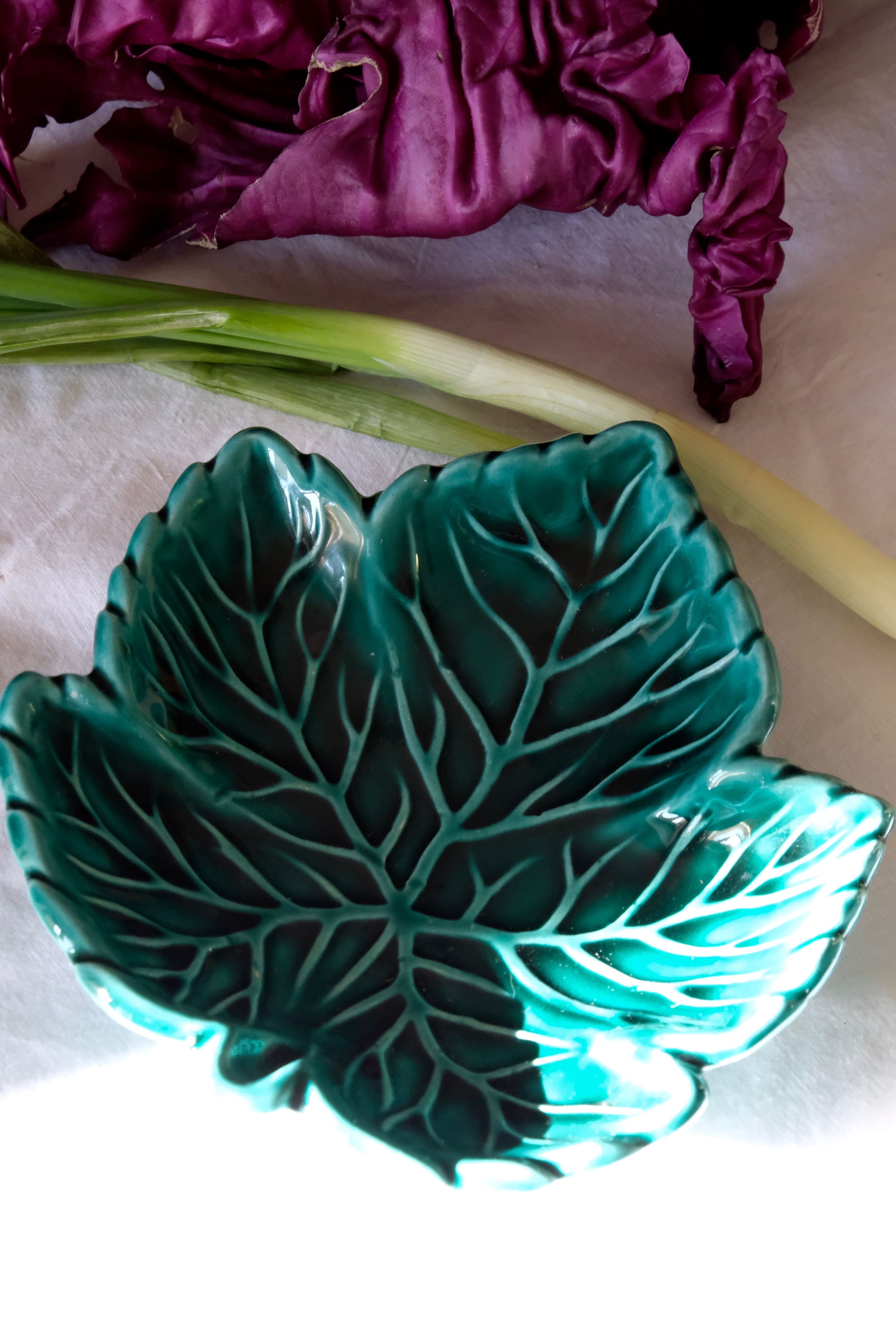 Vallauris vine leaf 1950 dabbling cup