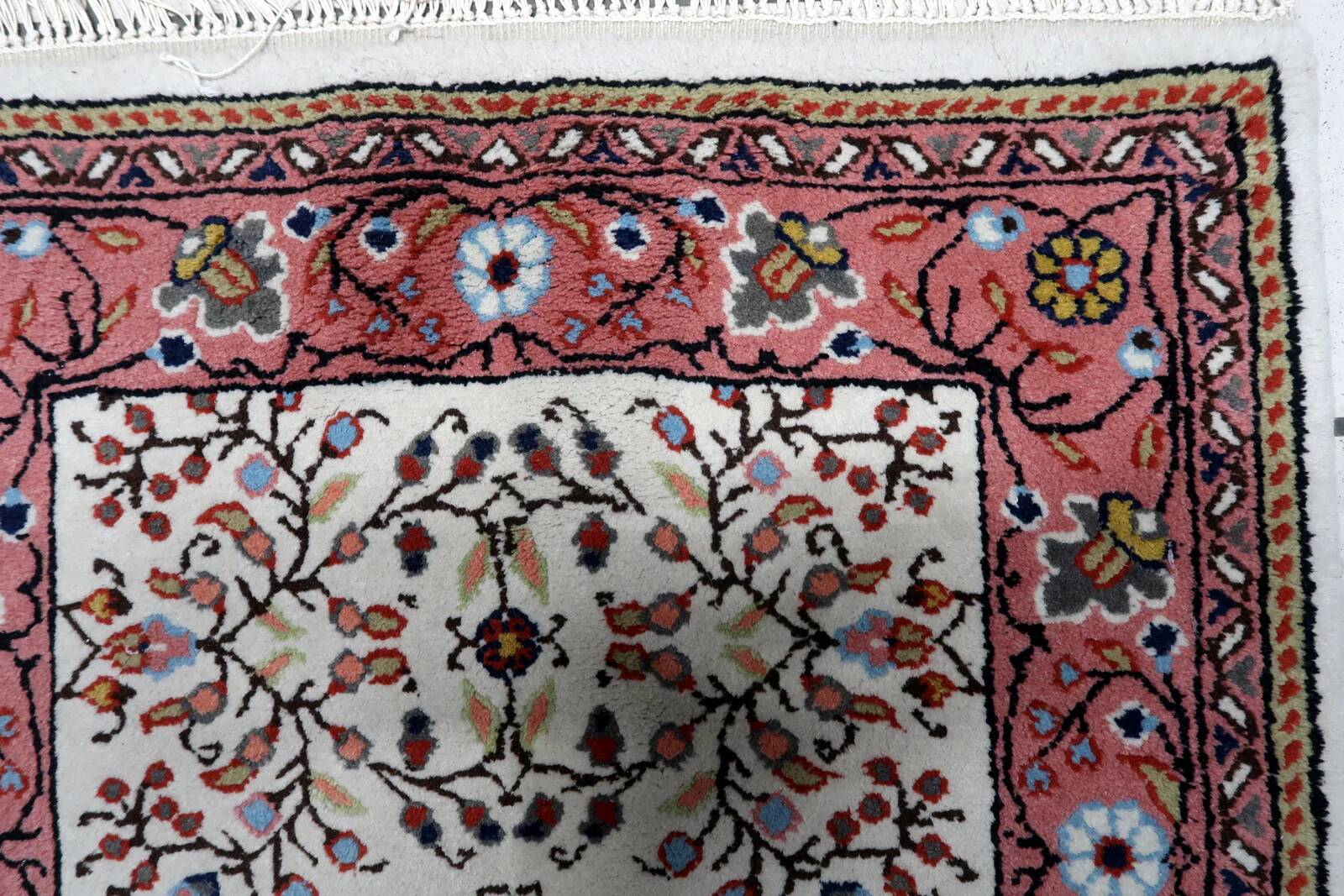 Handmade vintage Indian Agra rug 71cm x 142cm, 1960s