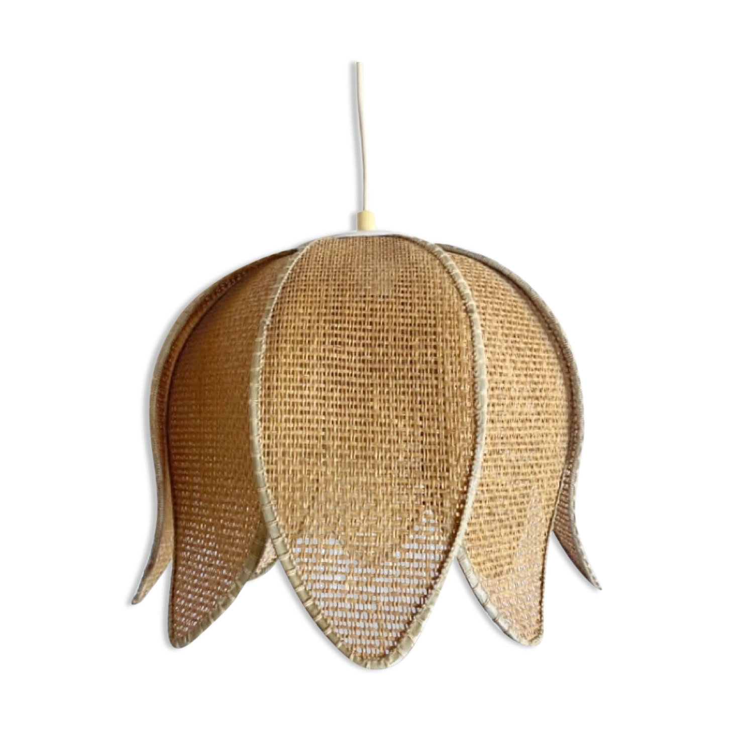 Suspension petals