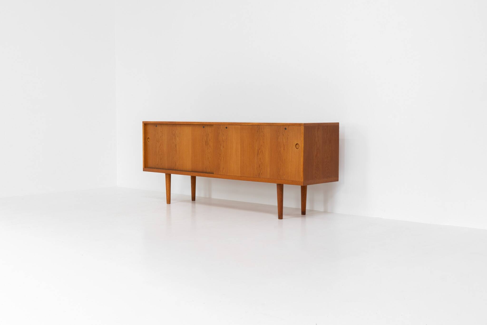 Buffet RY26 par Hans J. Wegner pour Ry Møbler