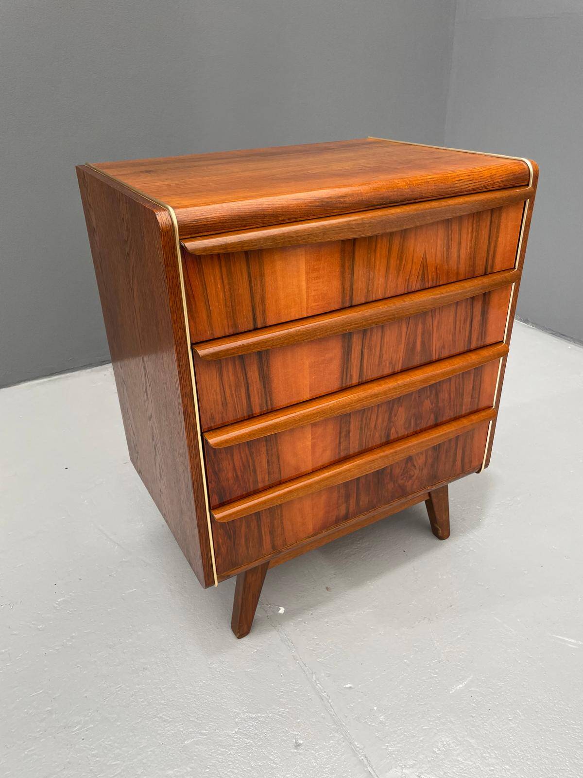 Commode à Tiroirs par Bohumil Landsman pour Jitona, Tchécoslovaquie, 1960