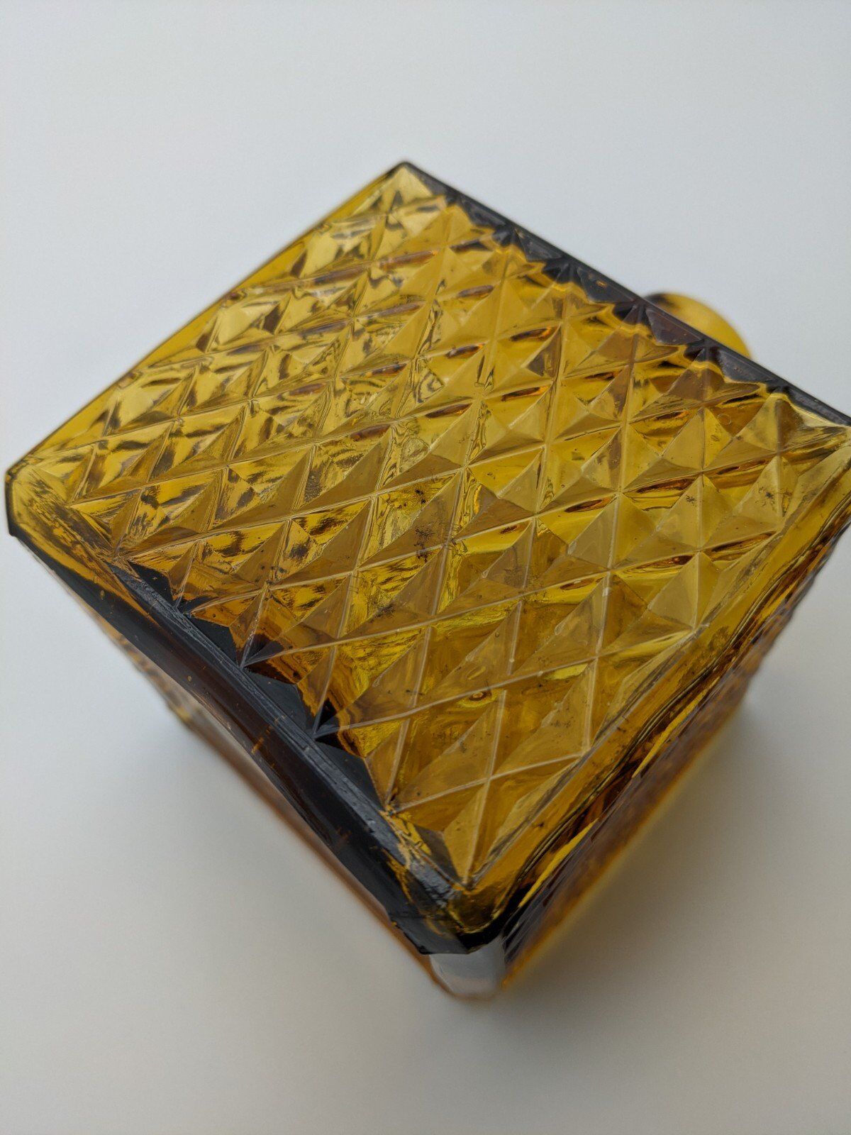 small square carafe, smoked brown