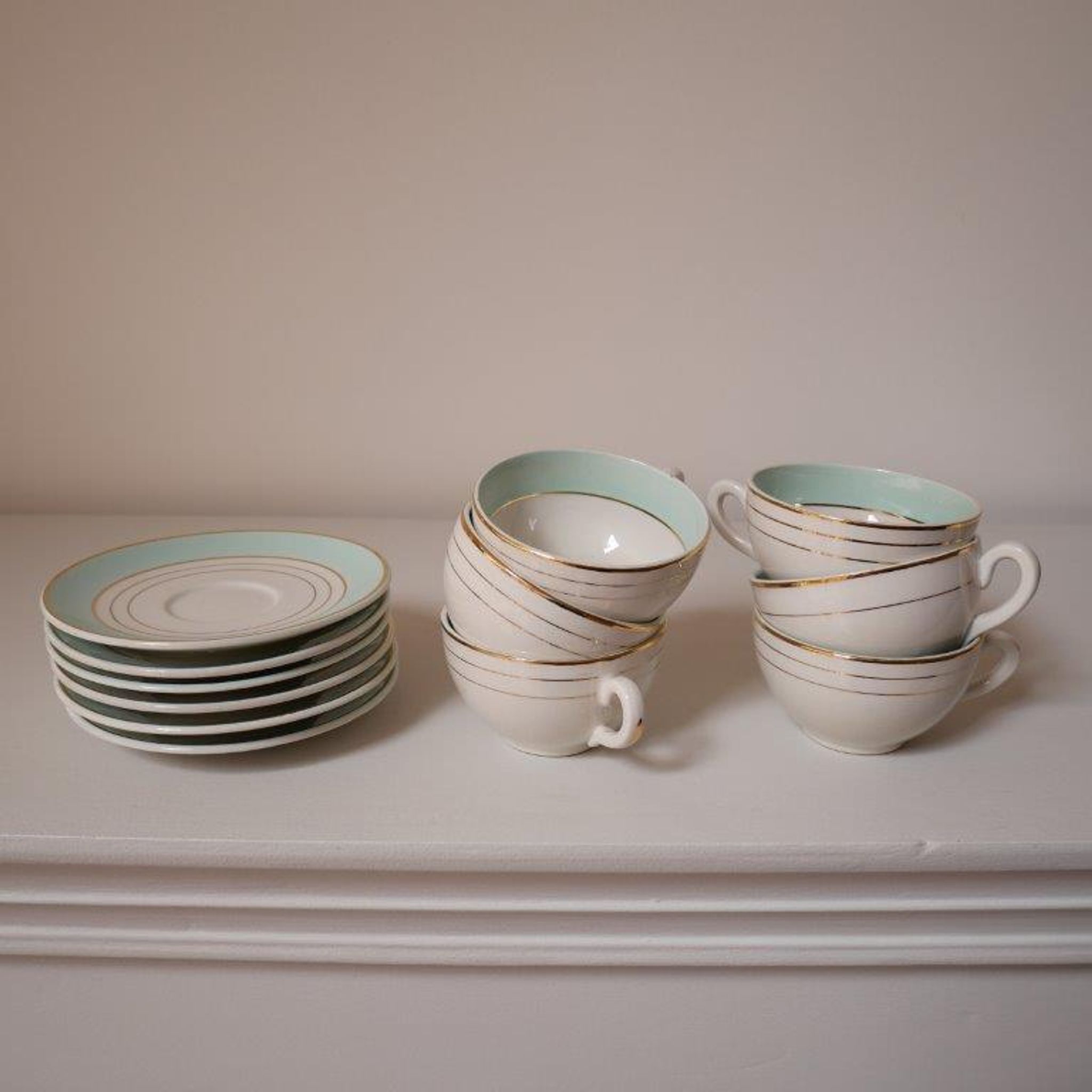 Set of 6 coffee cups with Lunéville saucers, Regency model